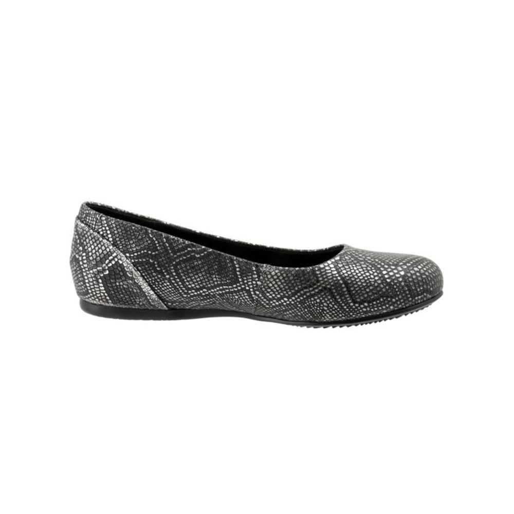 SoftWalk Women's Sonoma Leather Ballet Flat - Black Snake