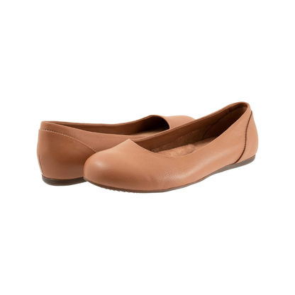 SoftWalk Women's Sonoma Leather Ballet Flat - Blush