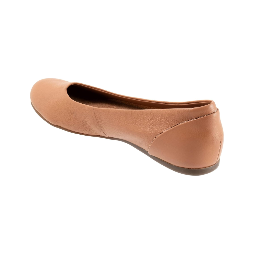 SoftWalk Women's Sonoma Leather Ballet Flat - Blush