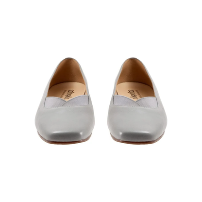 SoftWalk Women’s Viana Flat Square-Toe Leather Shoes Misty Blue