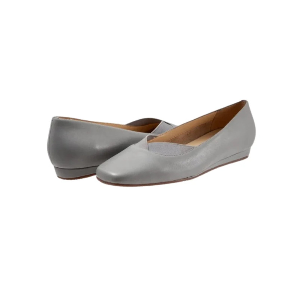 SoftWalk Women’s Viana Flat Square-Toe Leather Shoes Misty Blue