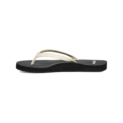 Sanuk Womens Yoga Joy II Flip Flop Sandals White/Black Memory Foam Yoga Mat